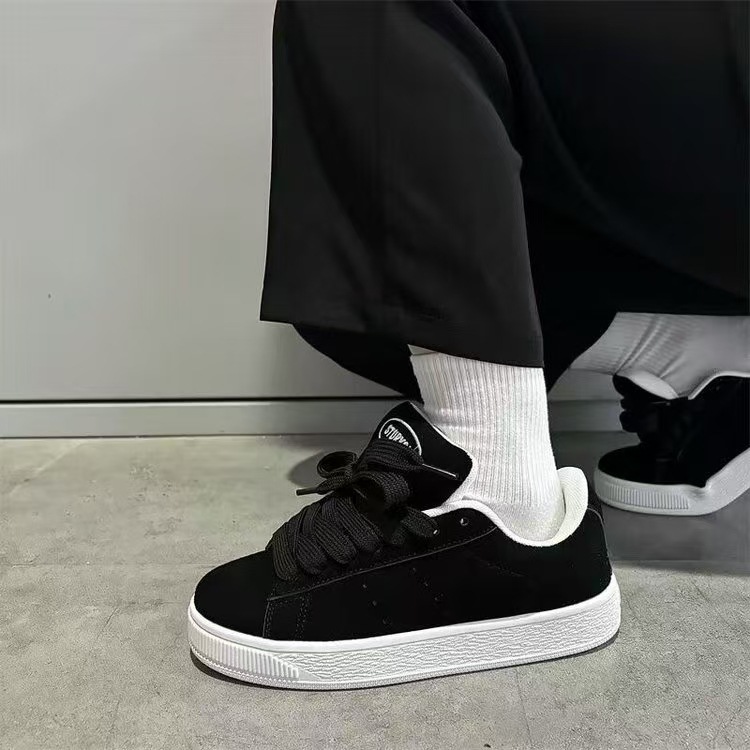 Zapatos de hombre otoño nuevo nicho retro zapatos de skate negro en la tendencia nacional nuevos zapatos casuales chinos callejeros de estudiantes