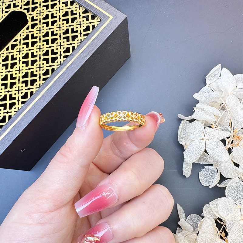 Anillo de oro de Gufa Sha China patrón de marea femenina auspiciosa fuente de fábrica al por mayor