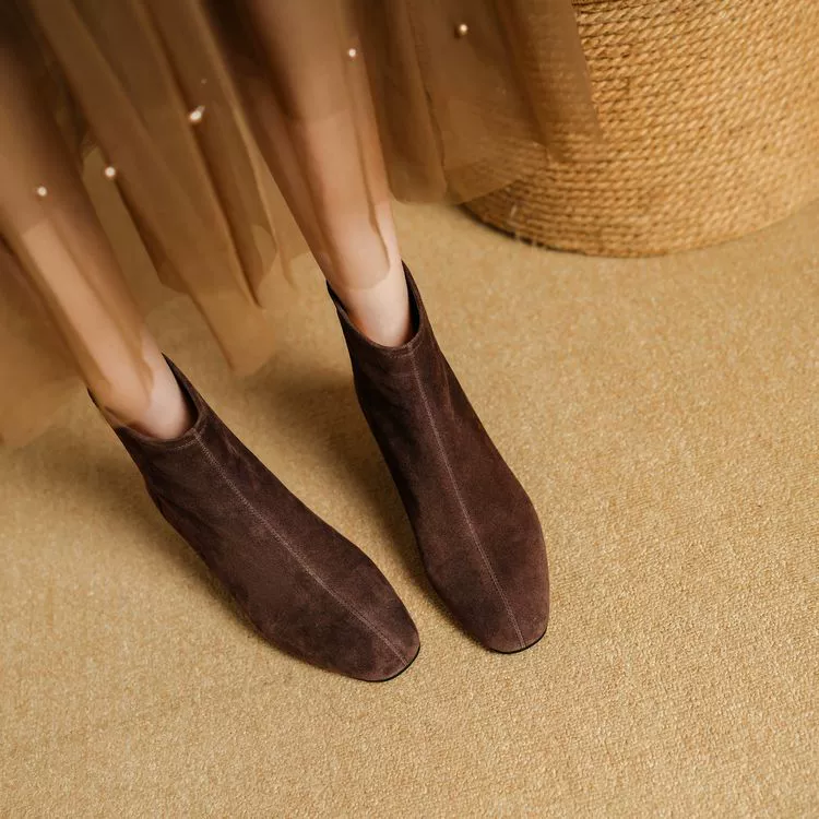 Короткие сапоги дамы с круглой головой High School каблуки матовый овечий стразы из кожи 2024 новый осенний и зимний дикий черный коричневый