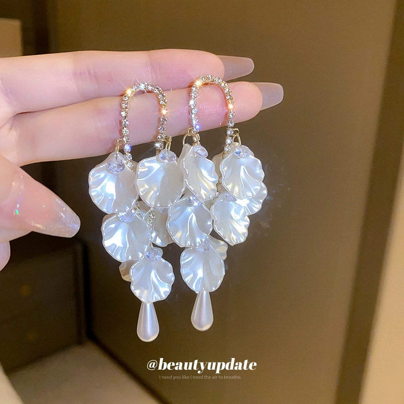 Серебряная игла из жемчуга, модные серьги в цветочном стиле, светлая роскошь, тренд сезона, стиль высшего качества, оптовая продажа
