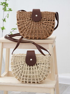 Fresh universal retro woven classic summer straw shoulder bag, French vintage style