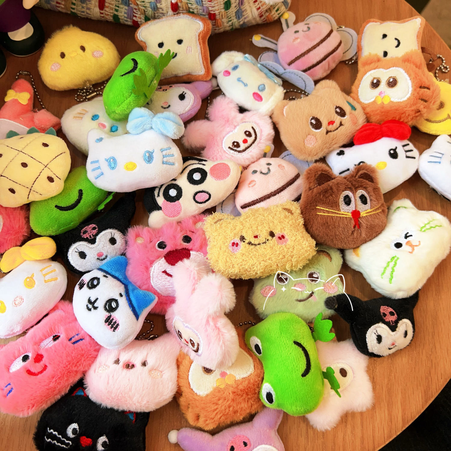 dibujos animados empujar pequeños regalos para tirar muñecas de vacaciones agarrar muñecas máquina de peluche pequeño regalo colgante muñeca llavero