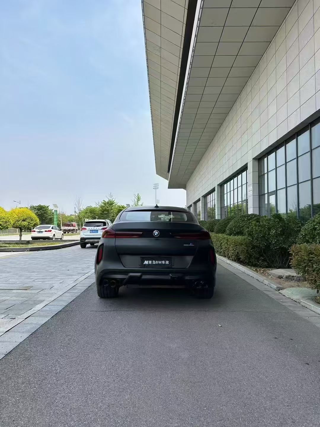 Suitable for Bmw X6 E71 Upgrade to New X6M Old-To-New Body Kit, Front and Rear Bumper Assembly, Four Exhaust Tips, Wheel Arches