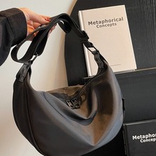 ��ˮţ�򲼴�������Ӱ�б���ŮС���¿�ٴ����e�\���L�μ����