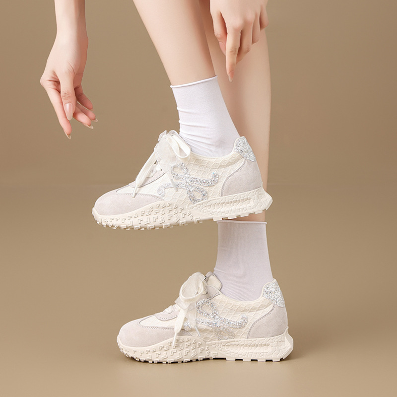 Giày sneaker nữ đế dày cổ điển mũi tròn dây buộc phong cách Đức huấn luyện — Màu hồng