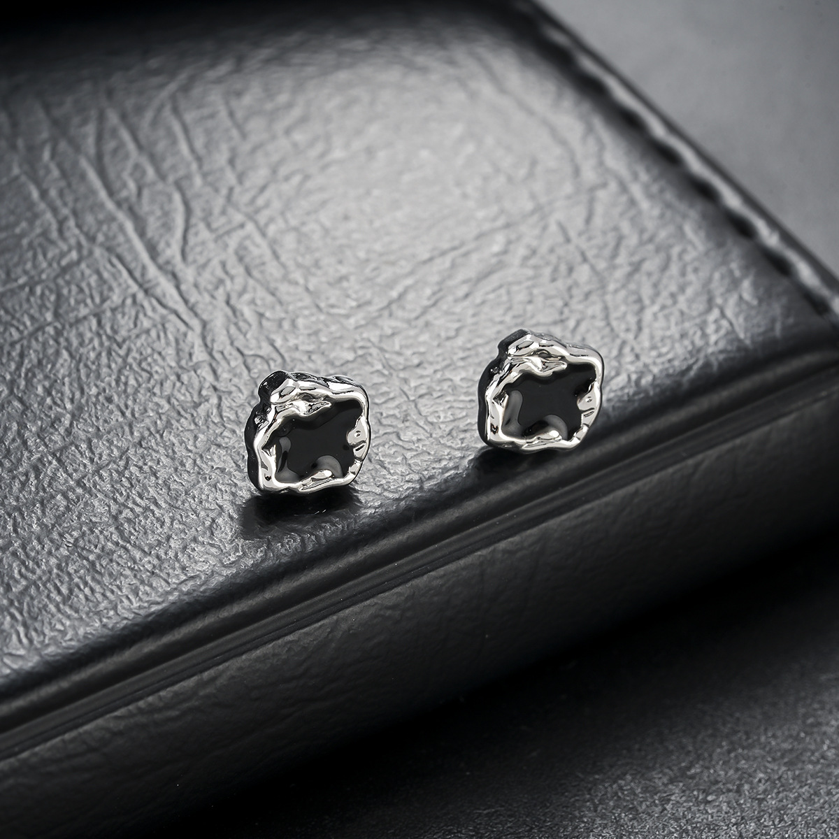 不规则滴油无耳洞磁吸耳夹男时尚简约ins耳钉女高级感轻奢复购耳