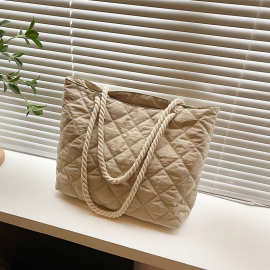 春秋季棉服女包大容量手提托特包菱格绣线单肩包外贸尼龙通勤女包