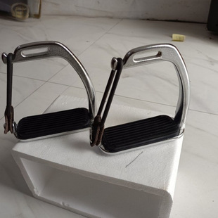 Carbon Steel Electroplated Nickel Half-Sided Anti-Stuck Peacock Stirrup Novice Horse Riding Anti-Winding Horse Equipment Accessories