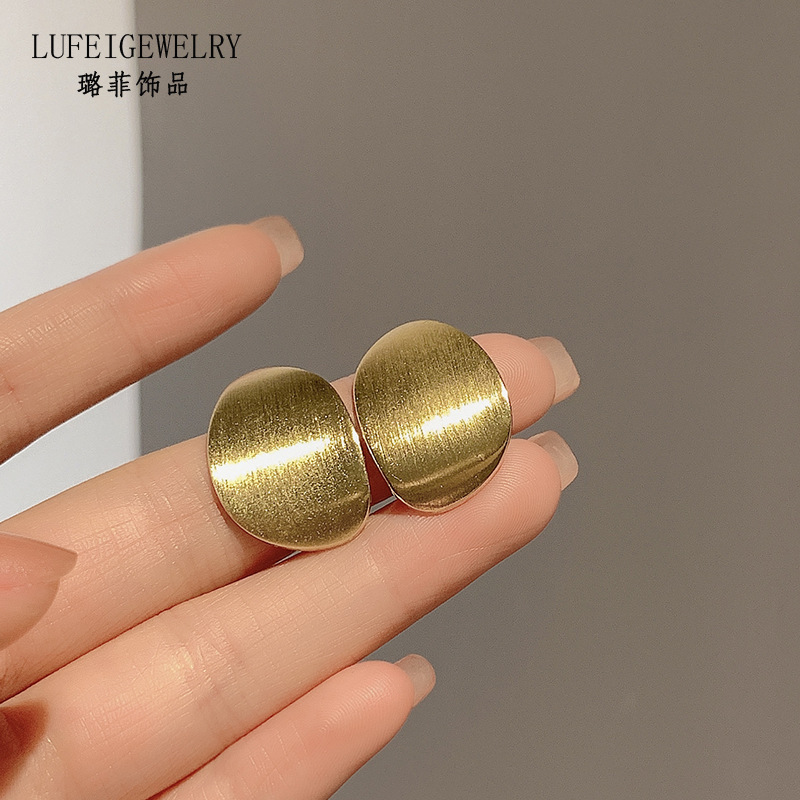 12 # 골드 타원형 글로시 이어링-