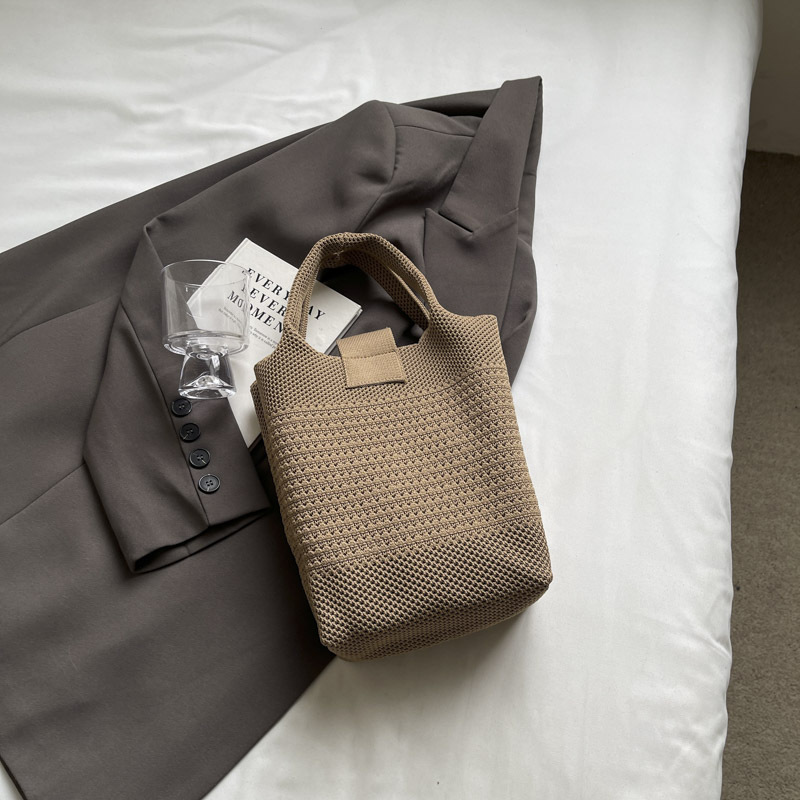 A new stylish tote bag with simple letters for casual shopping, featuring a niche Instagram style for going out undefined