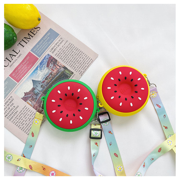 Fashion Watermelon Shape Shoulder Messenger Mini Silicone Bag display picture 8