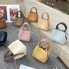 小衆デザイン真皮バケツバッグ女性高級感洗練されたニットバッグ