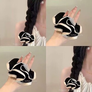 ��ʽС���L�|�кڰ״��c�lȦ�n�����s�^�ŮƤ��߼��о���Ů�l�