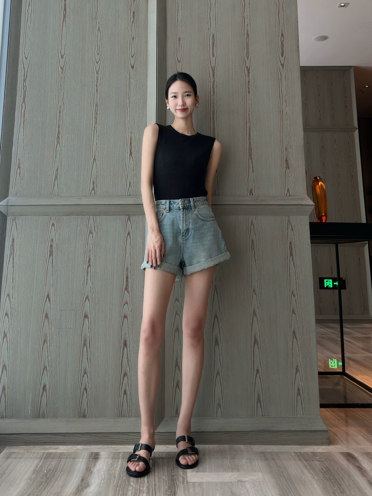 Летние ретро-шорты для девушек с высокой талией, свободные широкие джинсовые шорты с манжетами и длинными штанинами для женщин