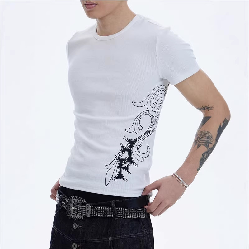 American Street Hip-Hop Design with Honeysuckle Pattern and Cross Print, Slim-Fit Men's Summer Short-Sleeve Ribbed Crew Neck T-Shirt