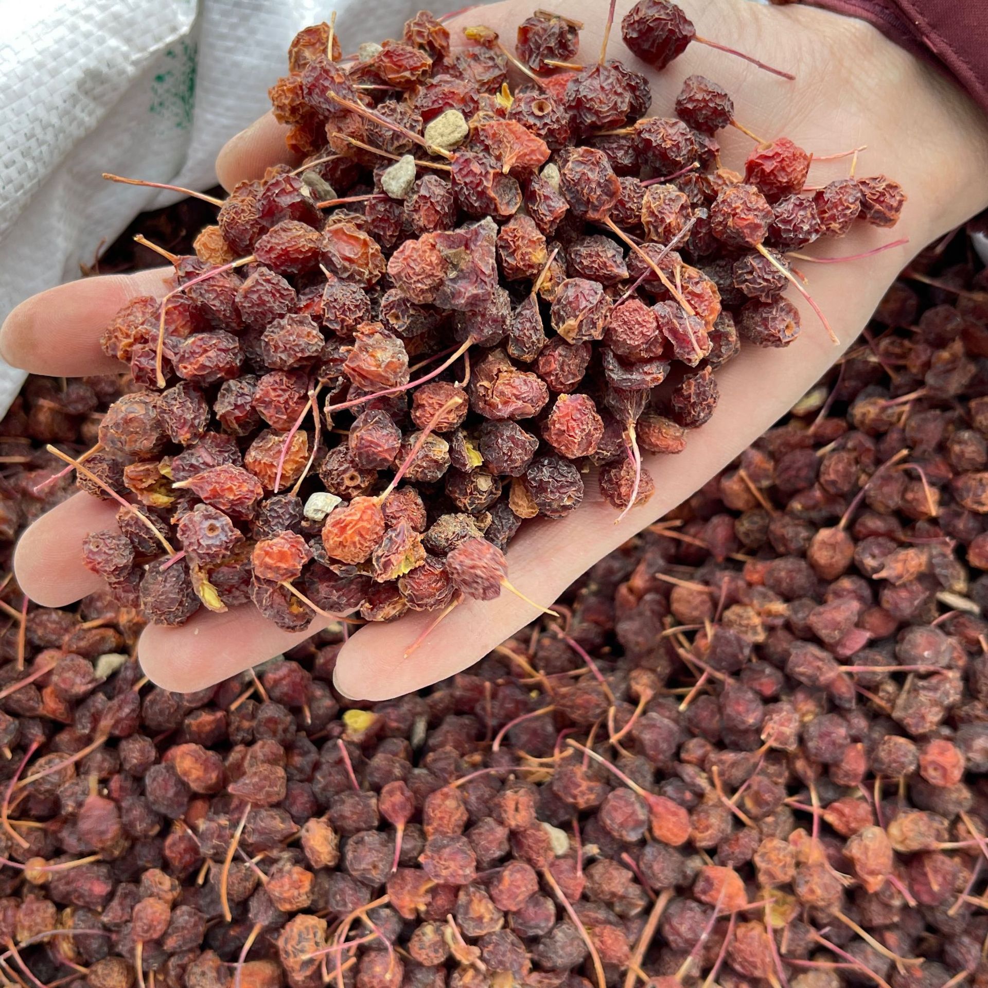 Wild Hawthorn Small Granules 500g Shan Zha Dried Fruit for Tea Wine and Snacking key features