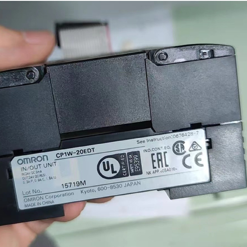 Omron PLC programmable controller CP1W-20EDT digital input and output unit CP1W9045M