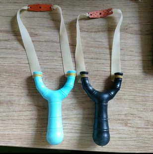 2 yuan wholesale children's new bamboo slingshot nostalgic toy wide elastic slingshot small commodity