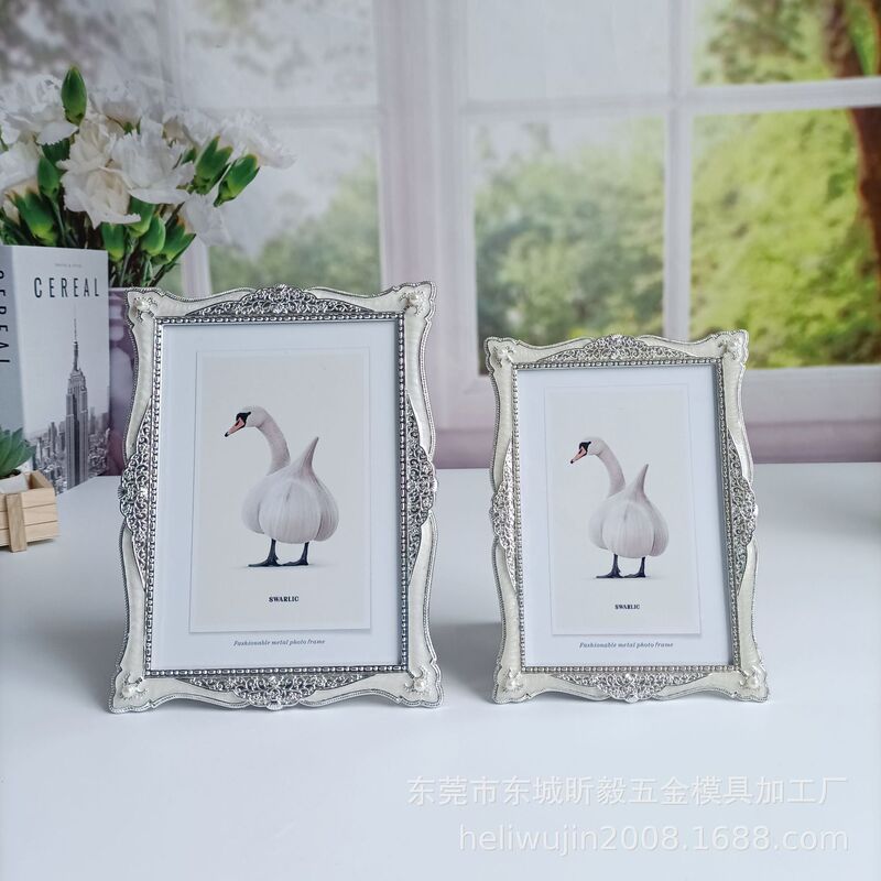 Fashion bright silver 6 inch, 7 inch, 10 inch simple metal photo frame, model room table