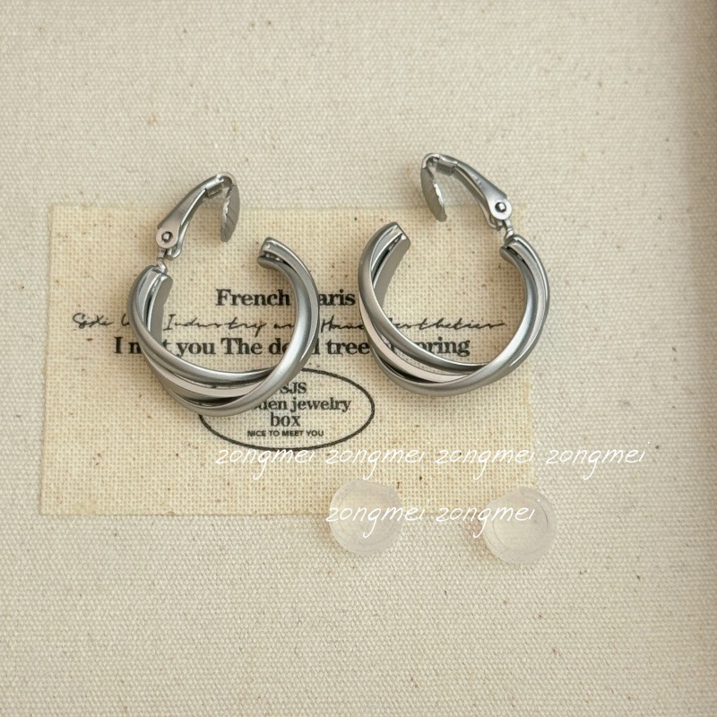 Cement gray resistance ear clip