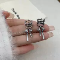 Женские матовые металлические серьги-манжеты с бантом, нишевый дизайн, простые и универсальные, серьги и серьги без пирсинга.
