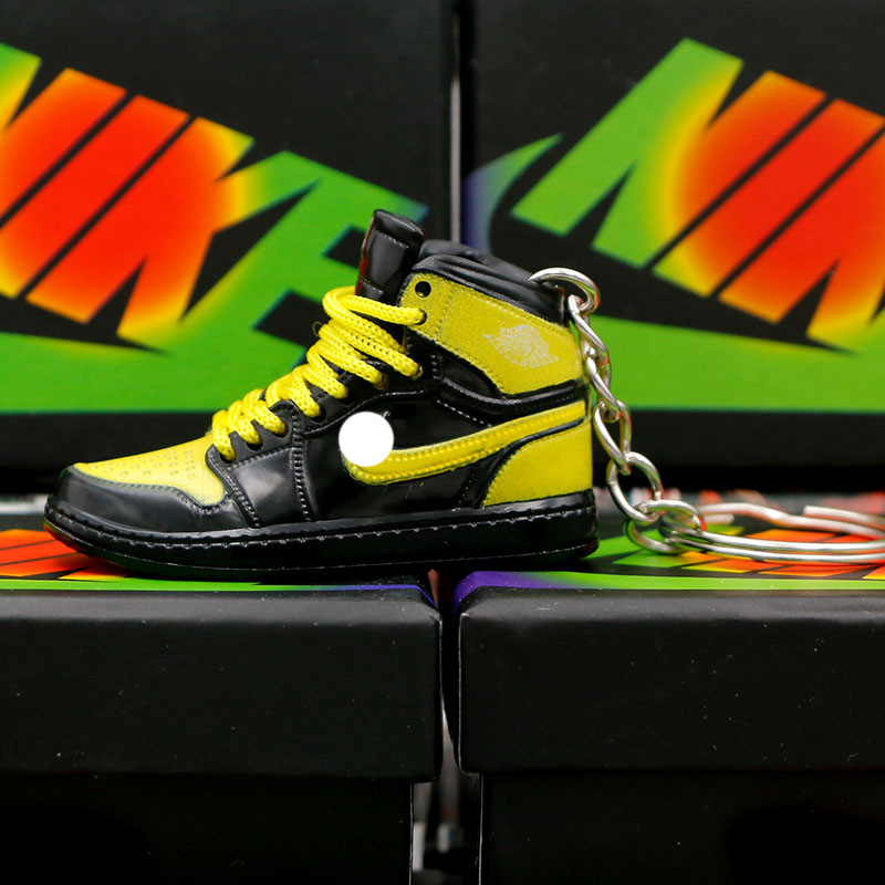 42.a 검정색과 노란색