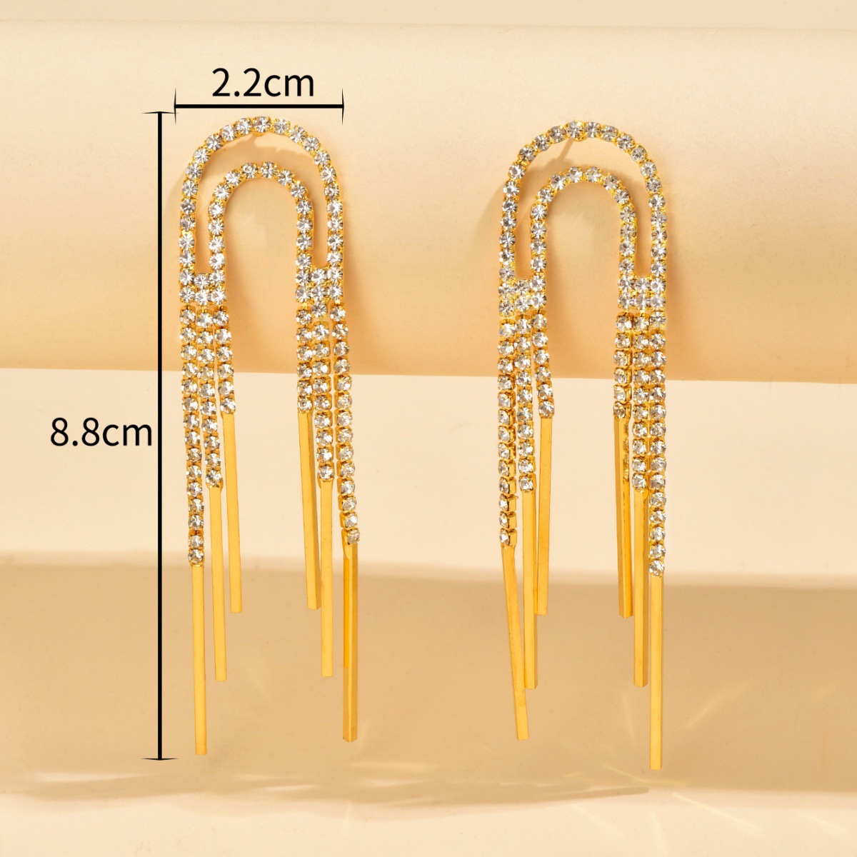 Pendientes de nuevo estilo de comercio exterior, damas coreanas, temperamento de lujo ligero, pendientes de sentido de alta gama de moda, pendientes de borla de personalidad de diamantes de imitación