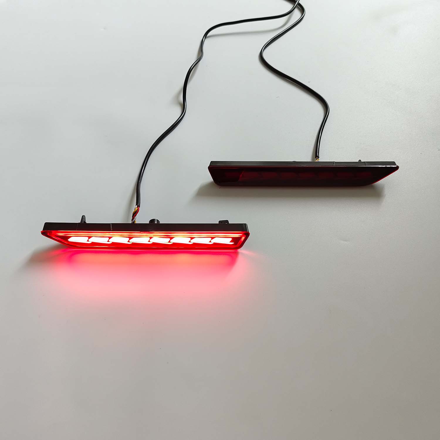 Suitable for Toyota RAV4, Rongfang, and Weilanda rear bumper lights, 2026 model RAV4 Weilanda brake lights, sequential plug-in type