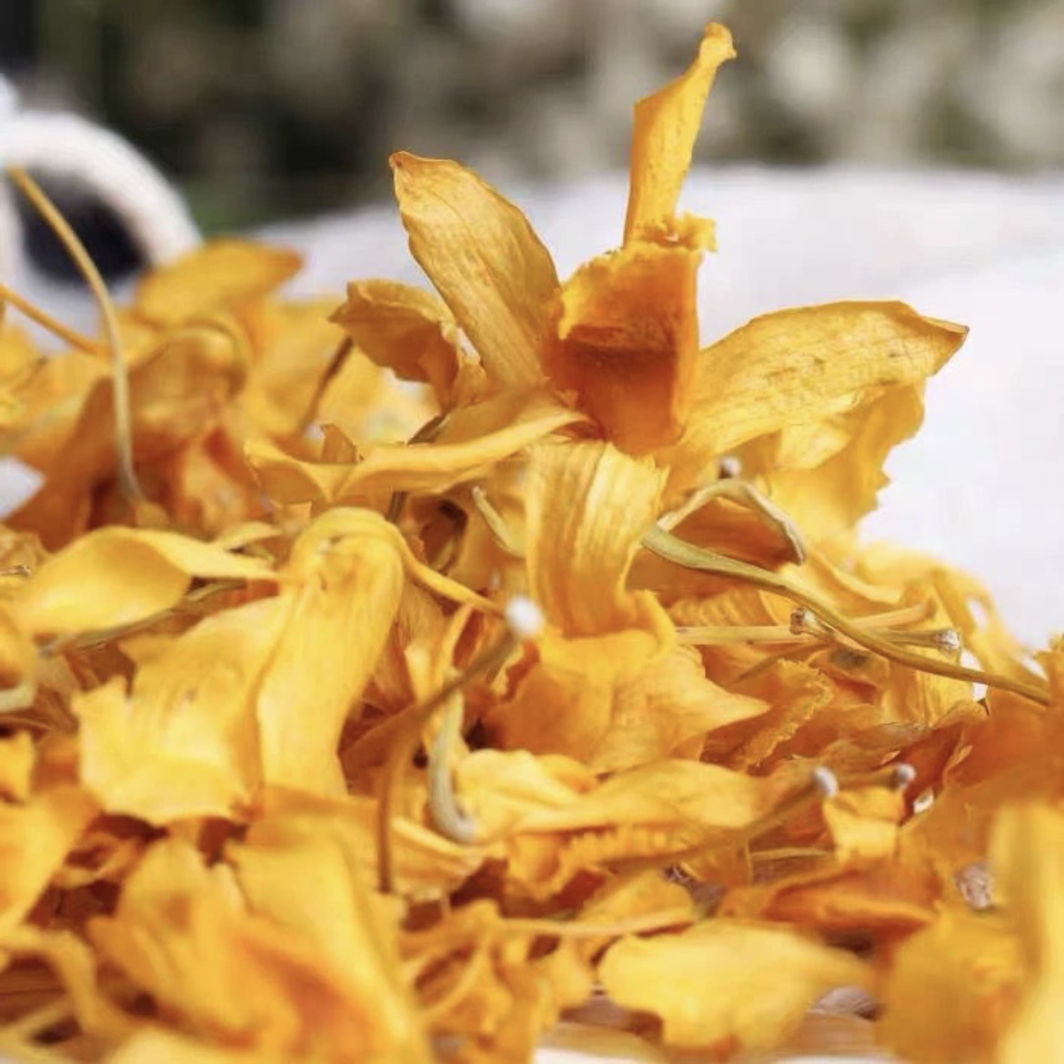 Tie Pi Shi Hu Flower Dendrobium Tea 500g Dried Herbal Blossoms for Daily Wellness Infusions quality and texture