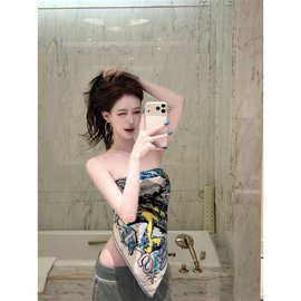 2026女夏季新款漫绘蓝彩 幻彩蓝黄印花抹胸设计感三角巾式上衣