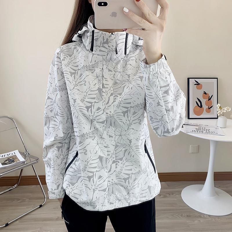 2025 Live Broadcast Popular Camouflage Outdoor Women's Jacket with Detachable Hood, Windproof, Breathable, Non-Stuffy, Sweat-Proof, Sports Warm and Trendy