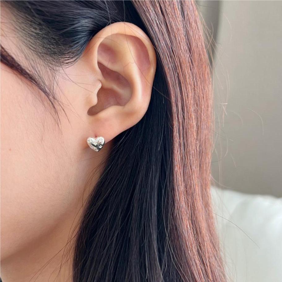 3g Weight 925 Sterling Silver Ear Needle Material Ear Studs Classification 1 Pair Quantity Holiday, Daily Occasion 925 Sterling Silver Material Heart Shape Pattern Women's Gender Plating Design Simple Style, Classic Style Style 1 Pair 925 Sterling Silver Heart Shape Ear Studs 4
