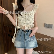 夏季气质新款韩版露锁骨方领单排扣衬衣蕾丝花边镂空无袖上衣女