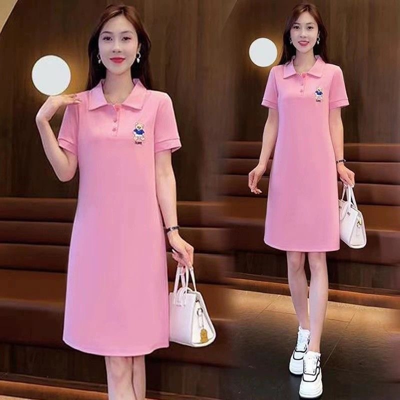 Модное повседневное платье с коротким рукавом для женщин, средней длины, новый стиль лета 2025 года, воротник-поло, элегантное, свободное, стройнящее платье.