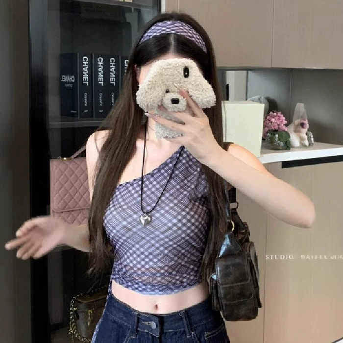 Темперамент нишевой клетчатый жилет без рукавов женский весенний 2025 новый стройный косые плечи пряная девушка ретро топ прилив