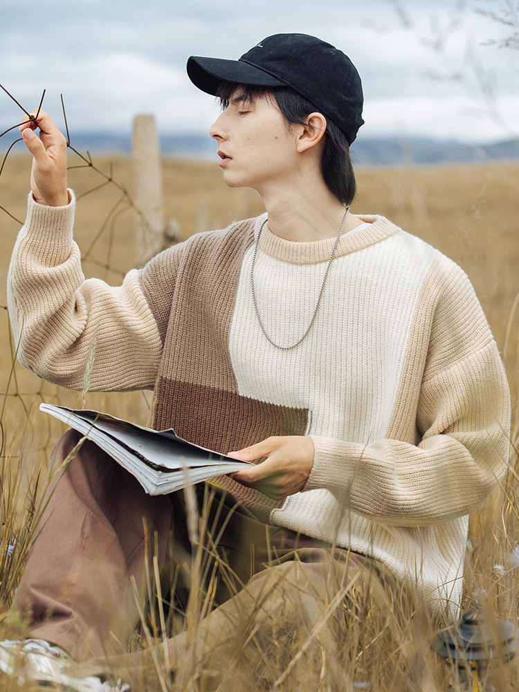 Suéter de punto con diseño de bloques de color y patchwork, estilo nuevo de otoño e invierno 2024, textura de punto grueso, suéter con cuello redondo, chaqueta q