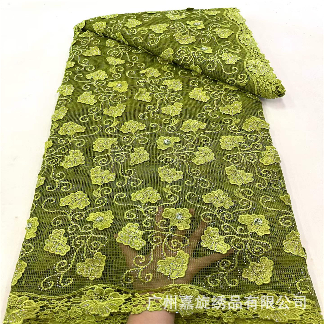 Tela bordada con base de malla cuadrada pequeña, con bordado floral y pedrería, tela de bordado de moda africana con diseño calado soluble en agua para cheongsam. image 1