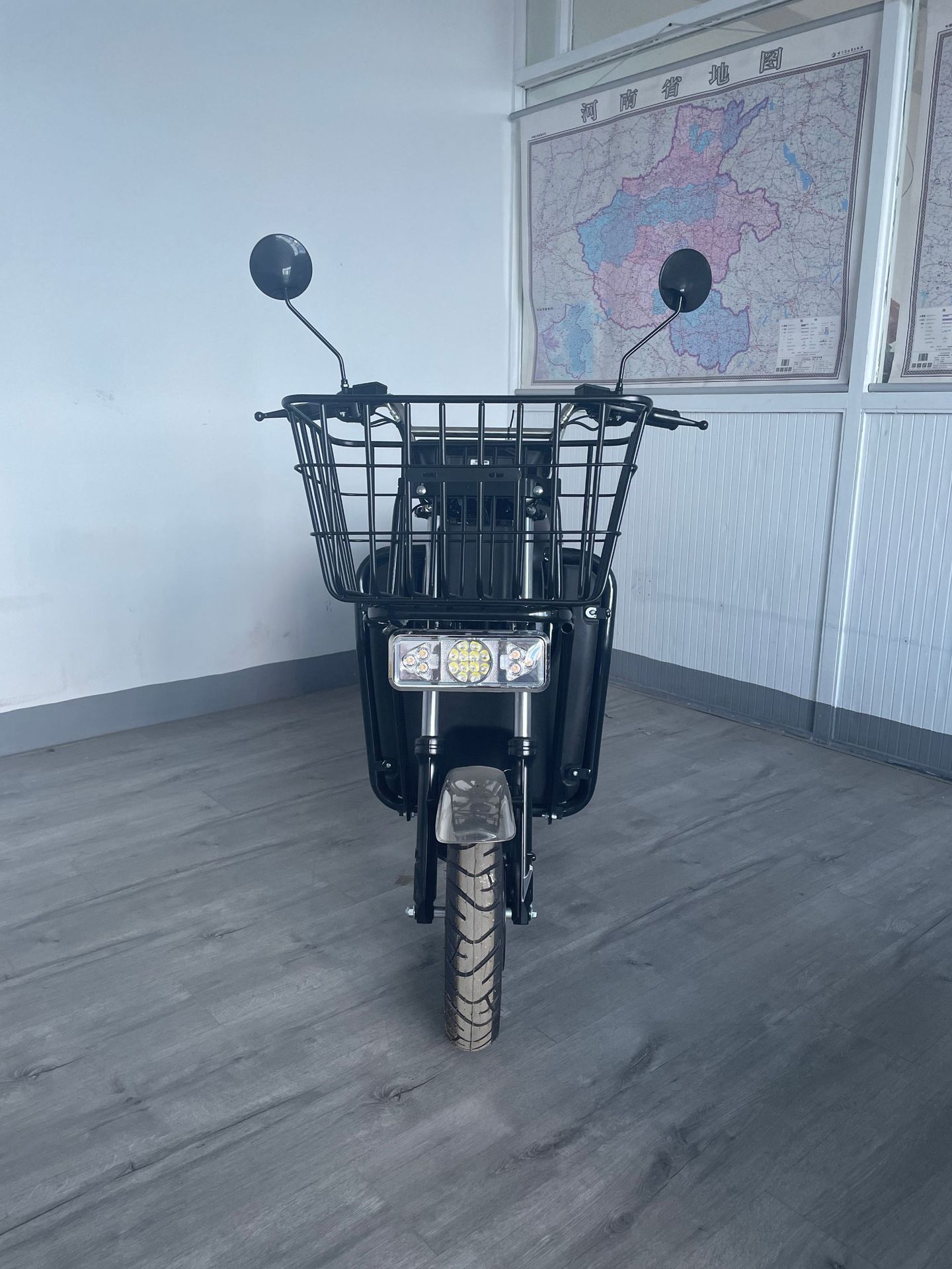 Manufacturer exports heavy-duty electric motorcycles, two-wheeled electric vehicles for climbing hills, delivering goods, and long-distance transportation, wholesale of metal-cased vehicles