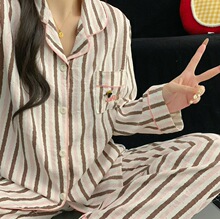 �S�ҬF؛��a˯��Ů���＾�L���ɫ�l�y�̽��D�c���Ҿӷ��ɐ����b