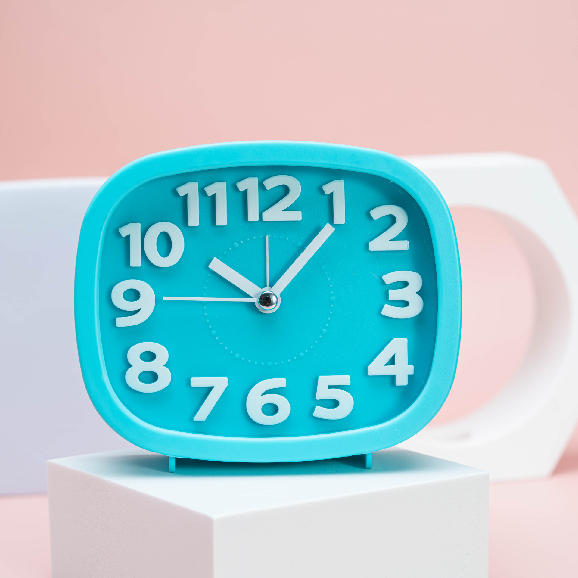 Fábrica al por mayor personalizada estudiante reloj de los niños mesita de noche reloj de cuarzo mudo escritorio pequeños adornos reloj despertador reloj electrónico