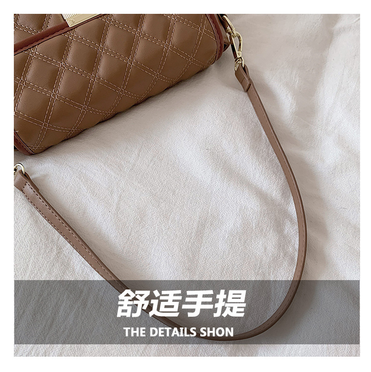 Classic Style Diamond Embroidery Thread Small Bag 2021 New Autumn And Winter Women's Bags Ins Messenger Bag Shoulder Underarm Small Square Bag display picture 22