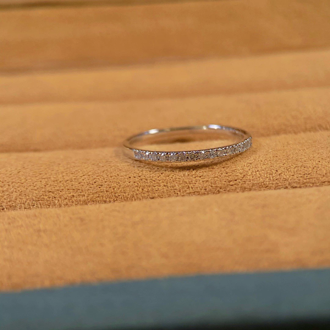 Платиновый алмазный готовый продукт Pt900, классический универсальный алмаз d0,15 карата, изысканный и нежный, демонстрирует элегантность, подходит для рабочей одежды.