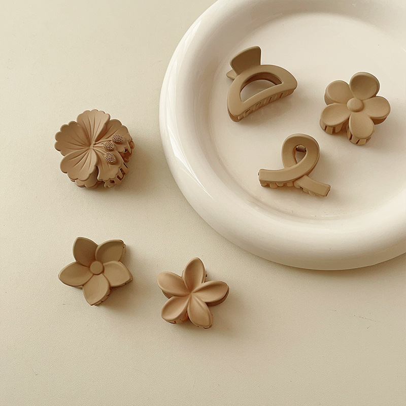 Elegant Lady Women's Flower Fish Shark Plastic Hair Clip Hair Claws display picture 5