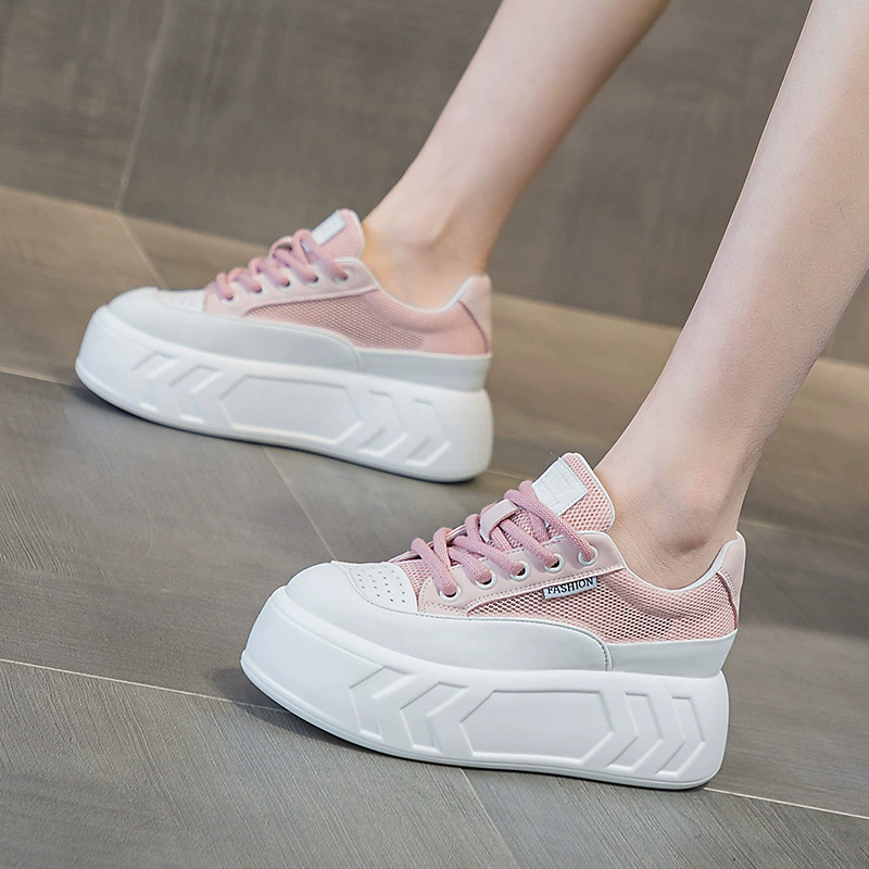 Женские туфли для хлеба, новинка весны 202, кожаные повседневные универсальные туфли на толстой подошве с внутренним усилением, демонстрирующие ногу, маленькие белые туфли на платформе