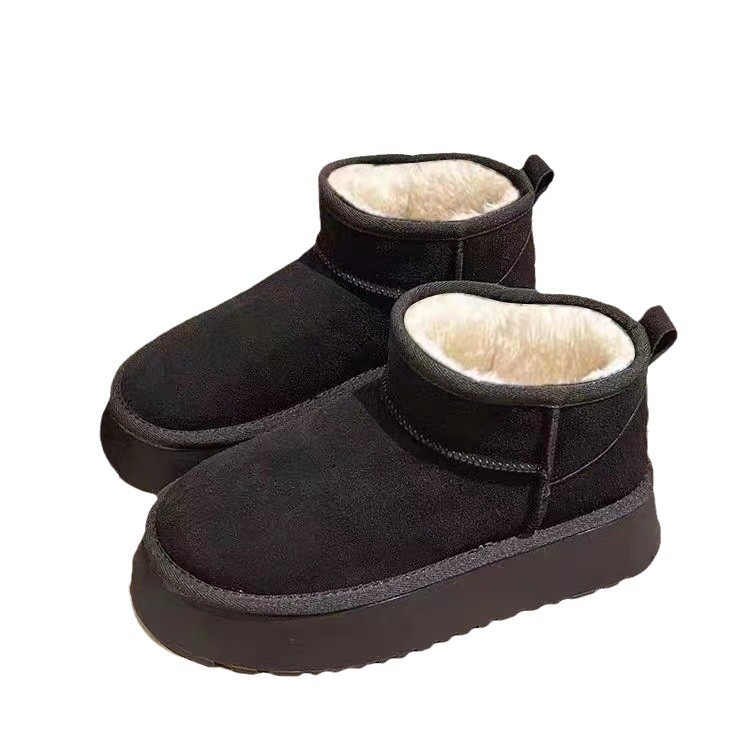 Botas de nieve de comercio exterior de suela gruesa para mujer 2023 Invierno nuevos zapatos acolchados de algodón cálido antideslizantes gruesos forrados de lana gruesa para mujer 2023
