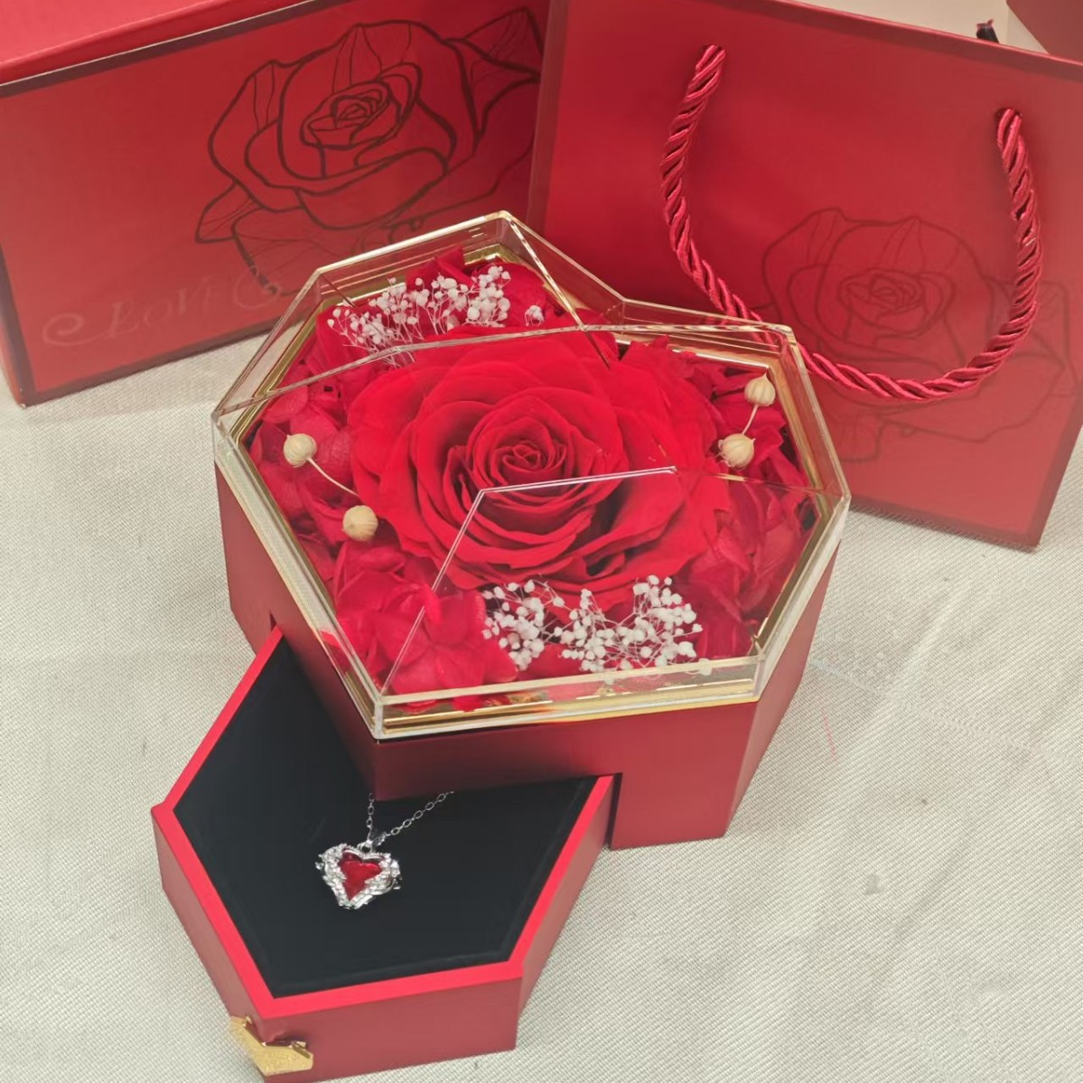 다이아몬드 하트 모양의 보석함