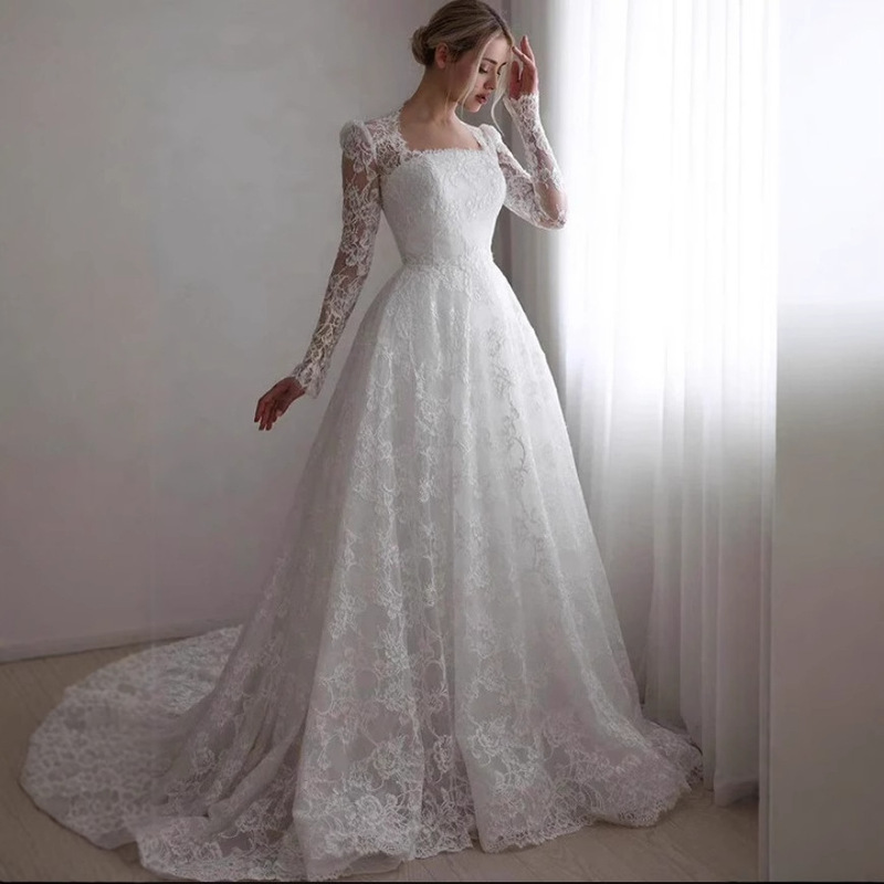 Long-Sleeve Wedding Dress for Brides, New Spring and Autumn Style, Heavy Craftsmanship, Petite Size, High-End Vintage Main Wedding Gown with a Train, Suitable for Going Out Long-Sleeve Wedding Dress for Brides, New Spring and Autumn Style, Heavy Craftsmanship, Petite Size, High-End Vintage Main Wedding Gown with a Train, Suitable for Going Out