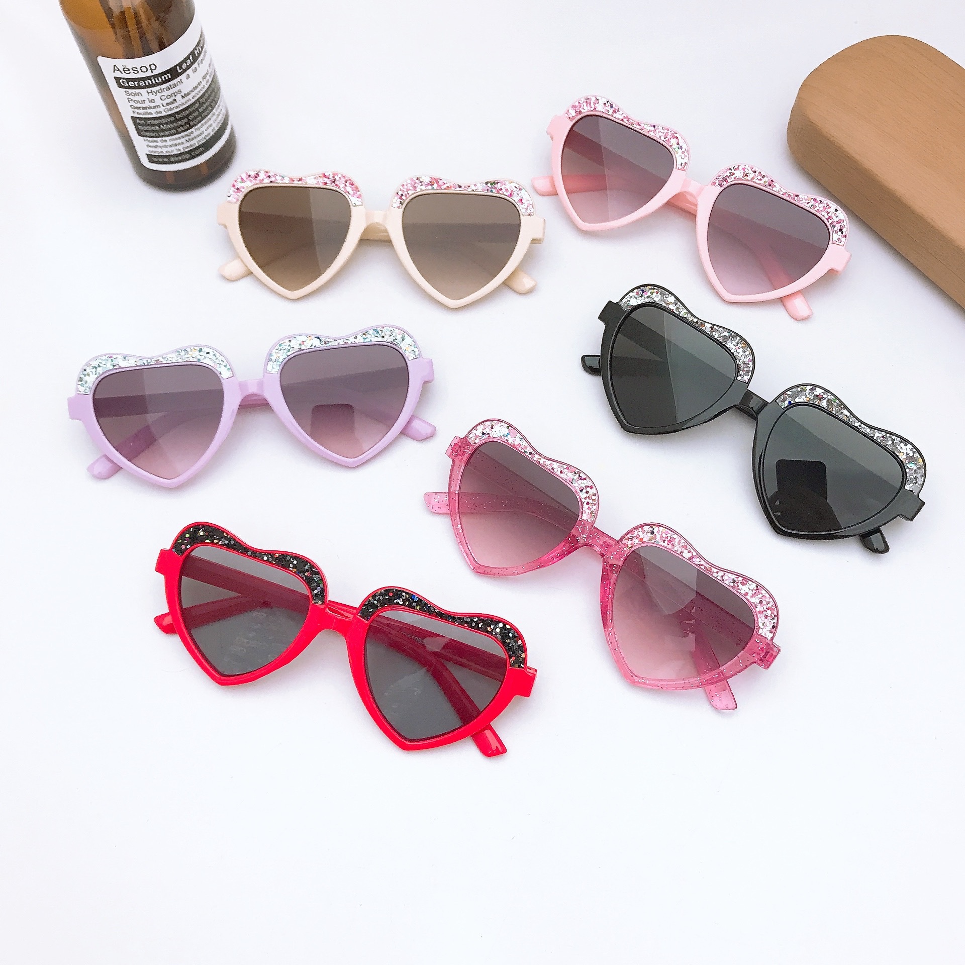 45g Weight Full Frame Glasses Structure Sunglasses Classification Ac, UV400 Protection Lens Material Special-Shaped Mirror Glasses Style Outdoor, Travel Occasion Solid Color Pattern All Seasons Season Children Unisex Gender Streetwear Style Streetwear Solid Color Ac UV400 Protection Special-Shaped Mirror Full Frame Kids Sunglasses 无