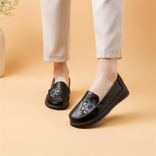 Mother's shoes spring and autumn genuine leather soft sole women's comfortable nurse shoes super soft flat single shoes middle-aged and elderly women's shoes tendon sole