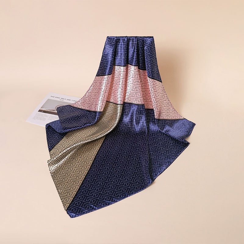 Foulard in seta geometrico grande quadrato hijab sciarpa donna_voghion.com